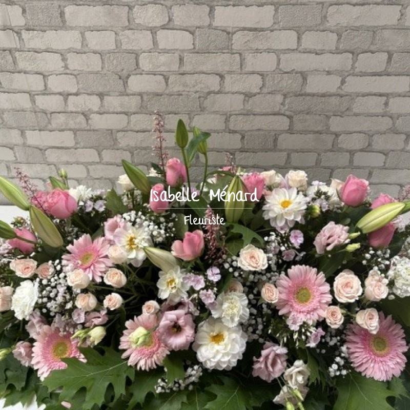 dessus de cercueil rose et blanc