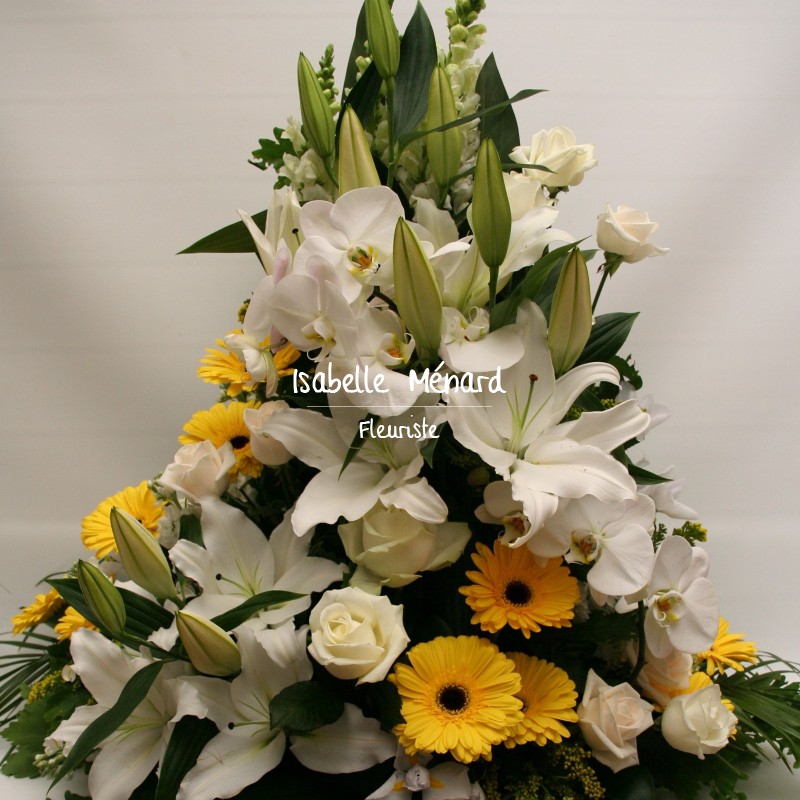 fagot de fleurs variées tons blanc et jaune