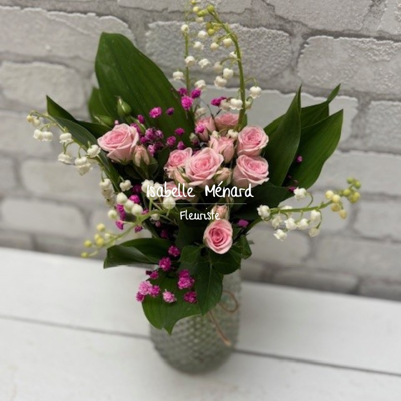 bouquet de muguet et son vase